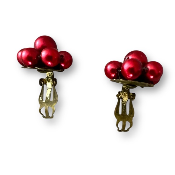 Vintage Clip On Earrings - Picture 4 of 4